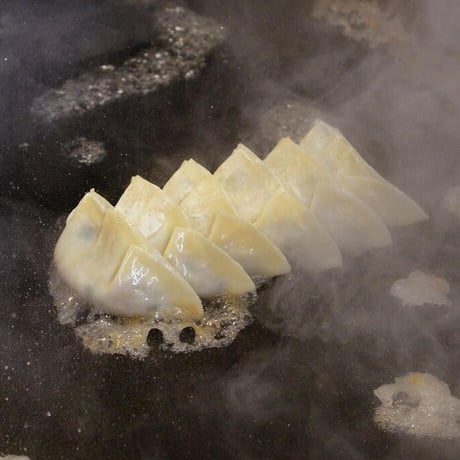 [送料込]パーティや贈り物におすすめ！詰合せ餃子セット (4種 各18個)【ぎょーざやさん】