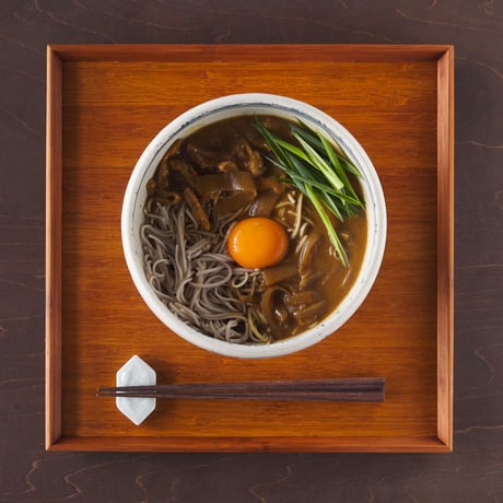 ［送料込］<ギフト包装>牛すじゴロっと辛口カレー半生麺蕎麦 （2人前）【総本家浪花そば】