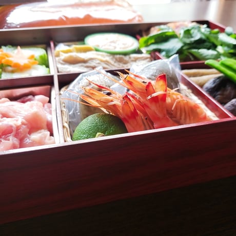 [送料込] 17種の具材の名物海鮮鍋「うどんちり」(4人前)【にし家】