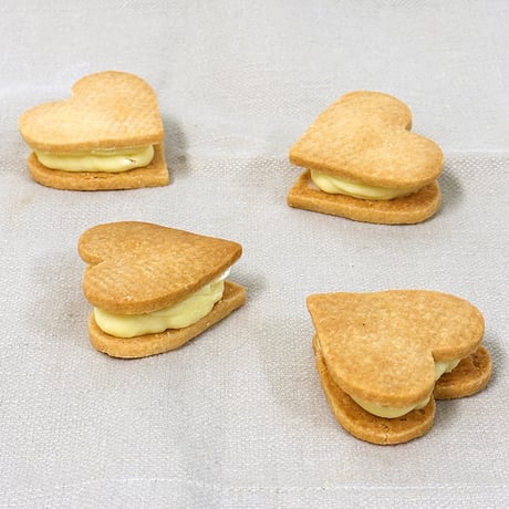 [送料込] 米粉のハート生チョコサンドセット (ビアンコ 4個)【颯~SATSUKI~】