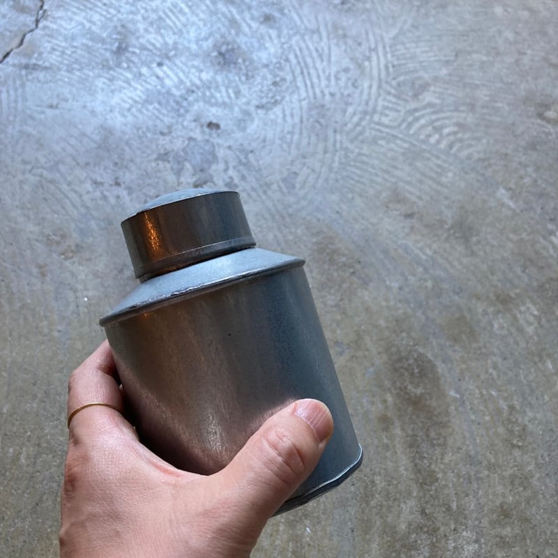 台湾のお茶缶 台湾トタンお茶缶小（写真右） | QQ実験所