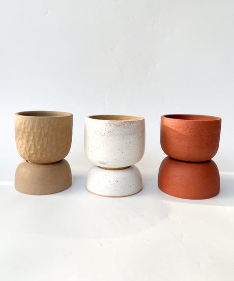 Small round planter / red rust