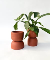 Small round planter / red rust