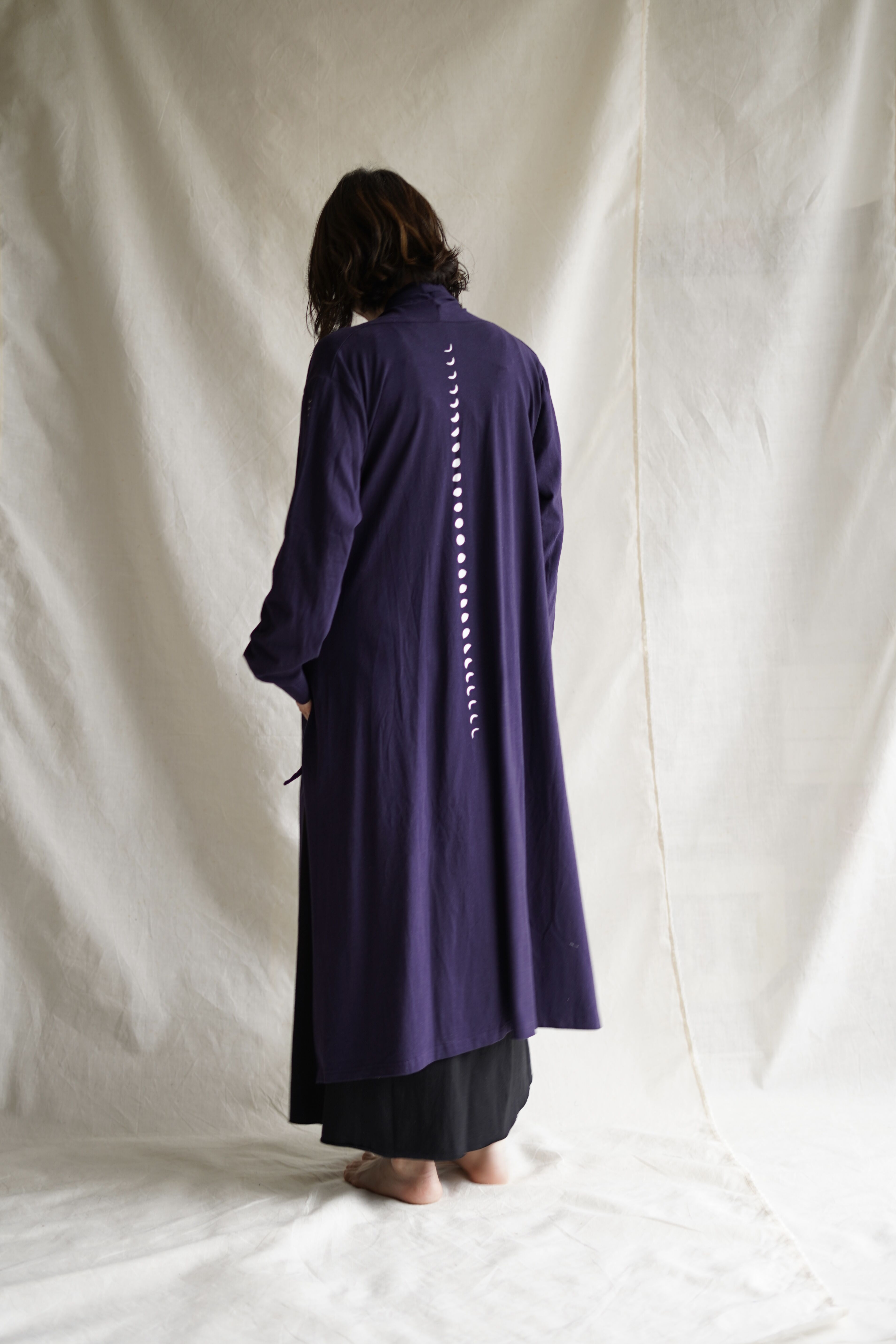 リトルイーグル　藍染め　ケープ 月モチーフ　月の満ち欠け Len moon circle long slit coat SHIKON | Little
