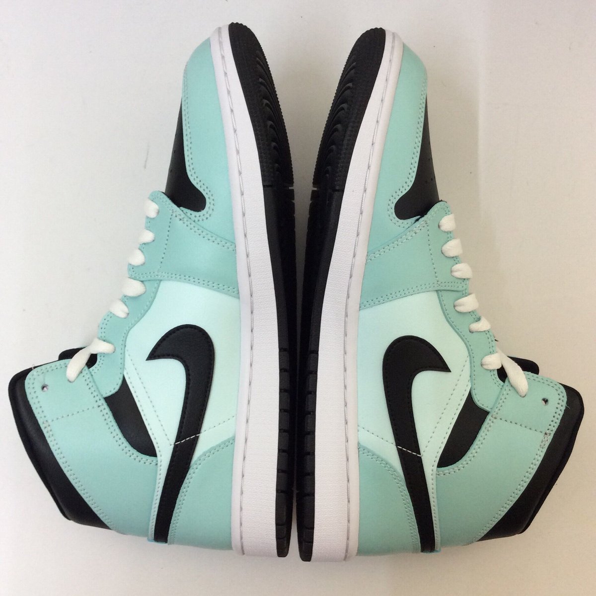 送料込み 追跡あり Nike Air Jordan 1 Mid \