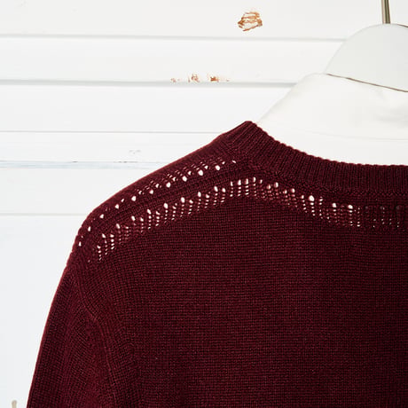 【Dechamps】Signature Cashmere v-neck with patch