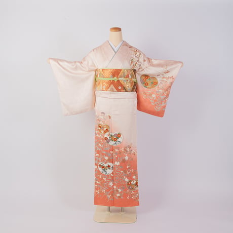 【訪問着】H-3　極薄ピンク～朱　(草花に花車)