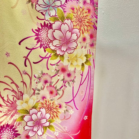 【振袖】F-20　クリームイエロー(花束に糸菊)