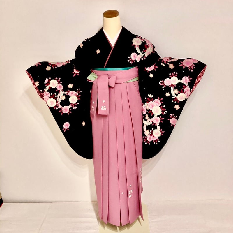 二尺袖+袴】 S-18 黒 牡丹と桜に雪輪/くすみピンク 桜刺繍 二尺袖+袴】 S-18 黒 牡丹と桜に雪輪/くすみピンク 桜刺繍