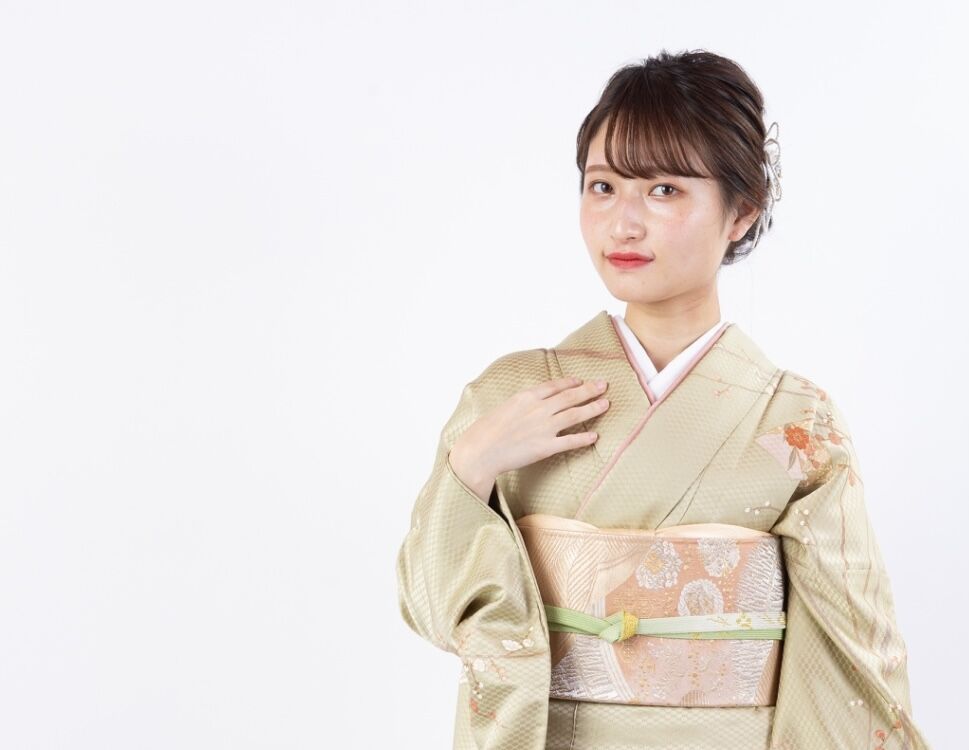 訪問着】H-7 淡抹茶 (枝梅に扇面) | 髪結・レンタル着物 ヘアセットCOCO 