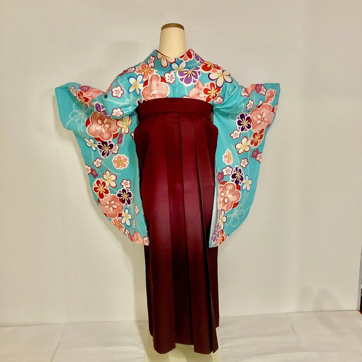 袴　グラデーションデザイン 花柄装飾 二尺袖＋袴】 S-10 水色 花尽くし／えんじグラデーション | 髪結