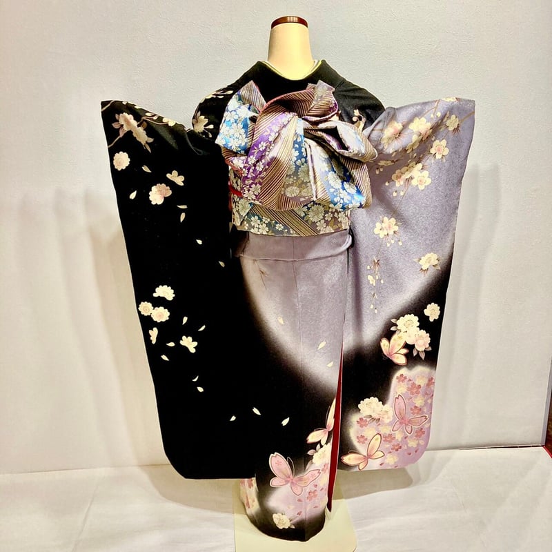 振袖】F-21 黒(舞蝶) | 髪結・レンタル着物 ヘアセットCOCO 振袖】F-21 黒(舞蝶) | 髪結・レンタル着物 ヘアセットCOCO