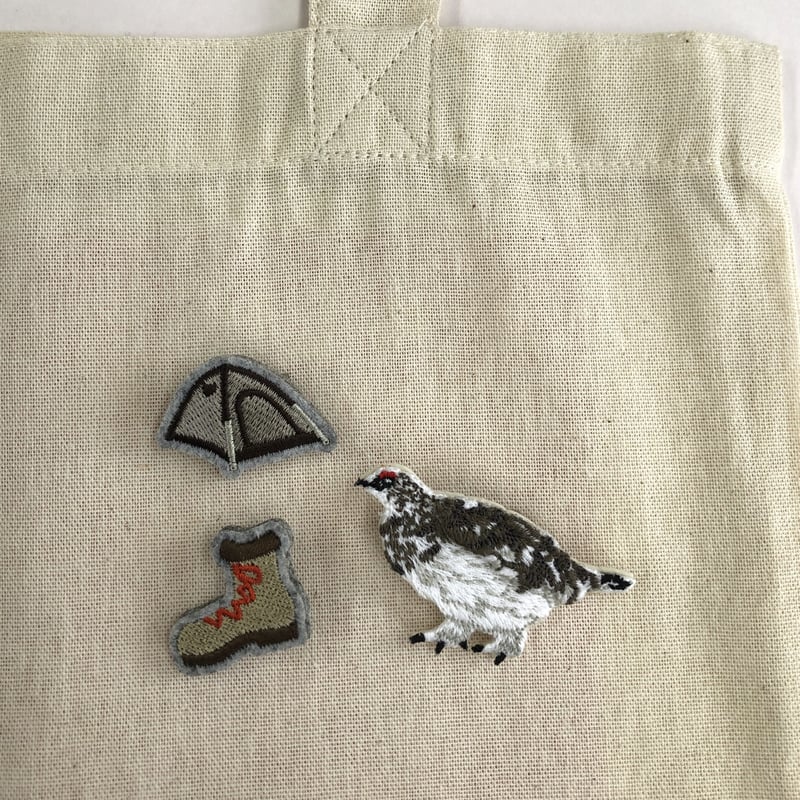 刺繍ピンブローチ（登山靴・アイゼン・カラビナ・ストック・ランプ