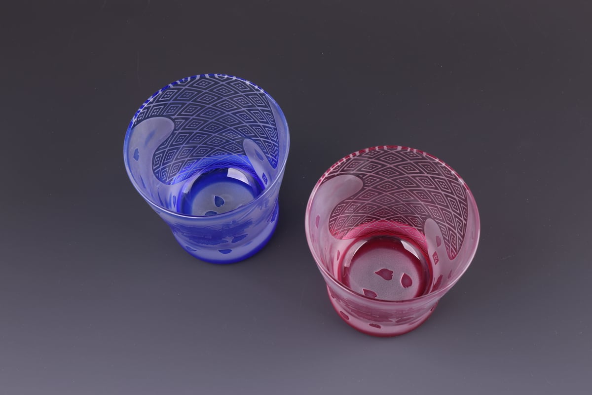 サンドブラスト加工によるガラスの花生け サンドブラスト加工によるガラスの花生け サンドブラスト加工