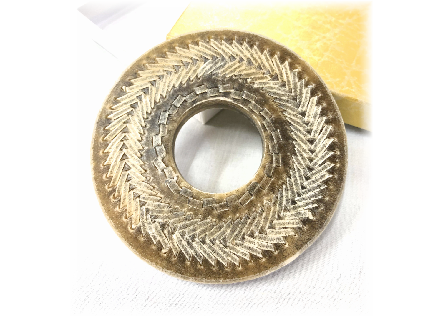 税込！送料込！ 極上縫合せ鍔① 本革 化粧箱付 日本製 | 武道