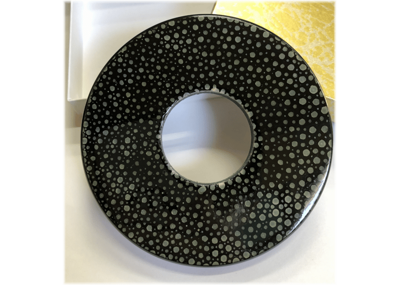 高級 黒鮫鍔 天然革 箱付 贈答品 に最適 税込！送料込！ サメ皮鍔 高級革鍔(黒） 化粧箱付 | 武道