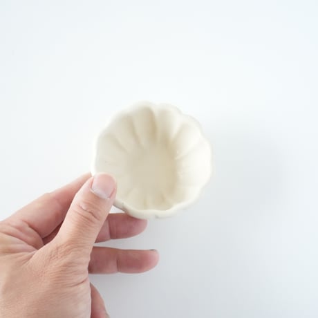 白マット菊豆小鉢