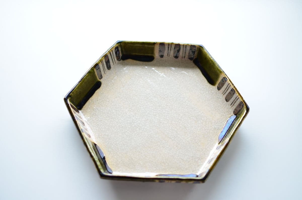 織部六角8寸平皿 | KASEN POTTERY