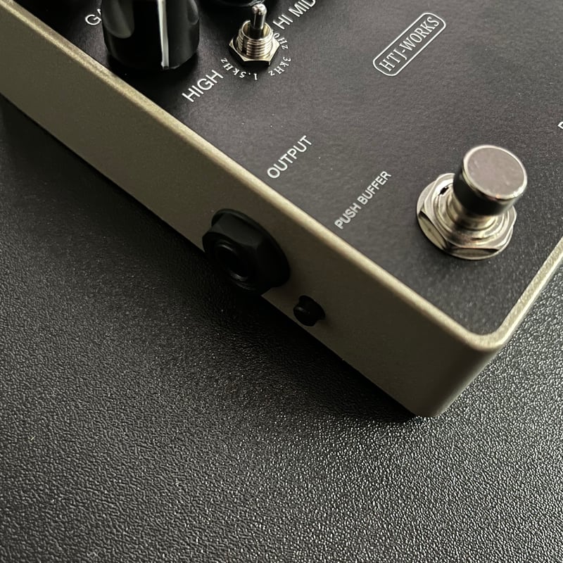 BRIGHT HORSE BDX -Bass Deluxe Preamp-〈シャンパンシルバー BRIGHT HORSE BDX -Bass Deluxe Preamp-〈シャンパンシルバー