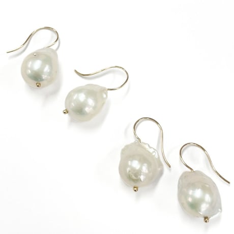 バロックパールピアス／M（K10）