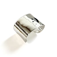 Ete　ワイドバングル　M／L（シルバーカラー）※オンラインショップ限定商品