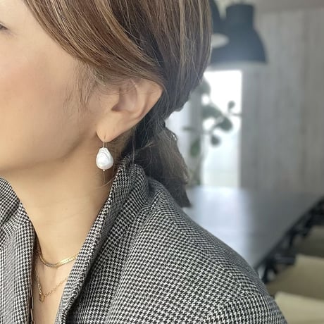 バロックパールピアス(K10)