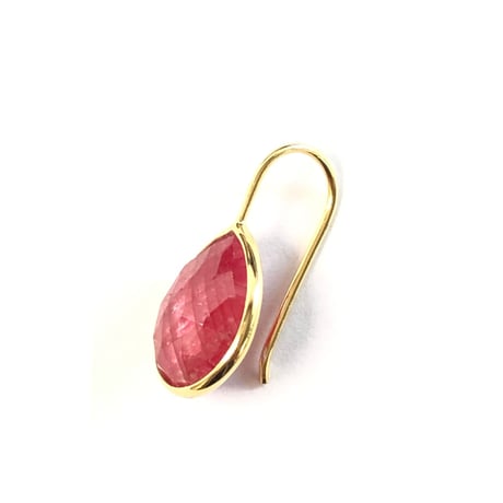 ペアシェイプピアス(ルビー)