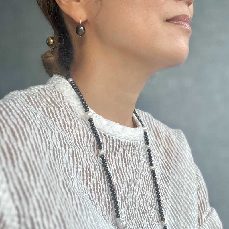 高品質ブラックカラープレシャスオパール K10フックピアス ブラックパールフックピアス(K10) | La Soeur