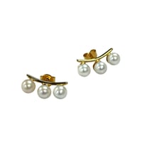 ３パールピアス