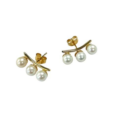 ３パールピアス