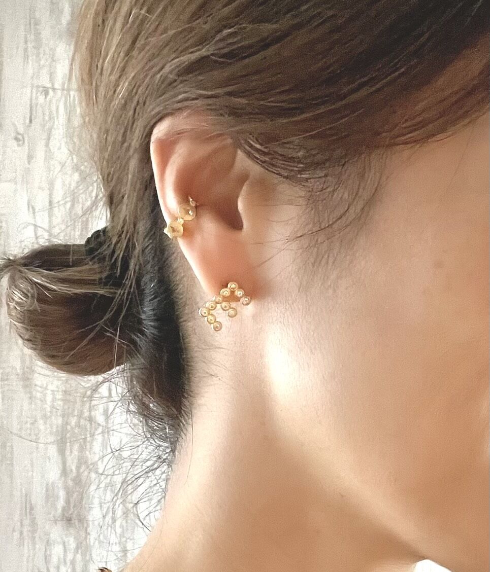 トパーズイニシャルピアス(片耳販売) | La Soeur トパーズイニシャルピアス(片耳販売) | La Soeur