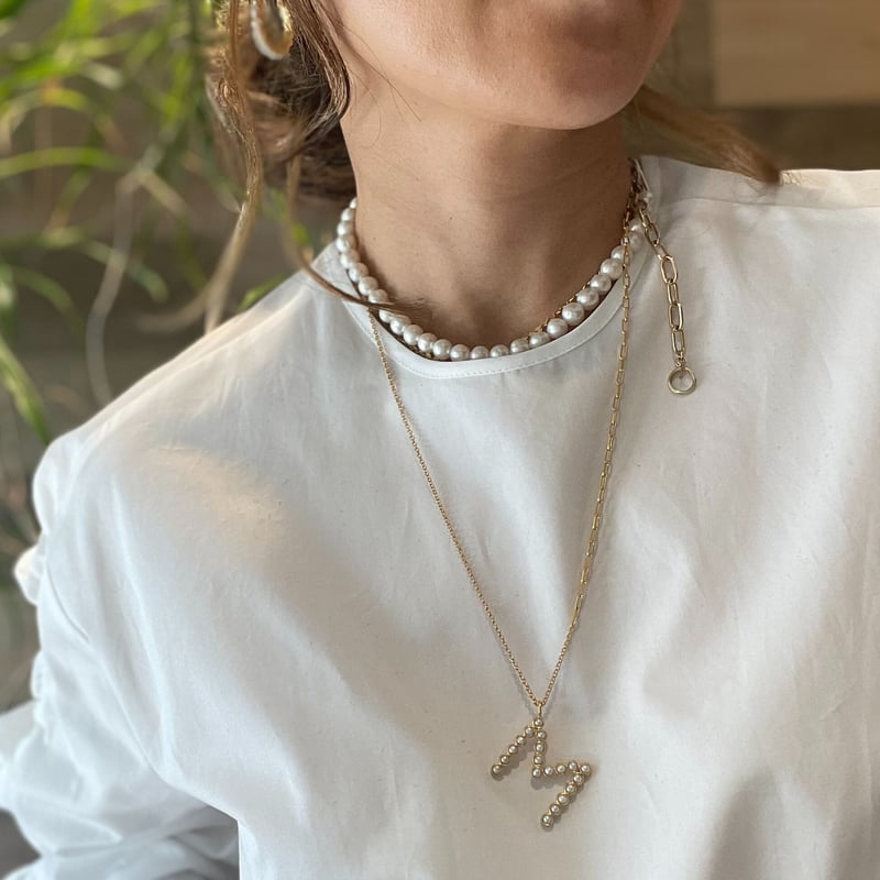 パールイニシャルペンダント≪A/E/F/H/K/M/N/R≫ | La Soeur