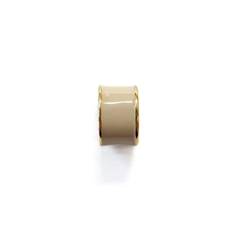 Ete　フラットエナメルイヤカフ（ミルクティーカラー）※オンラインショップ限定商品