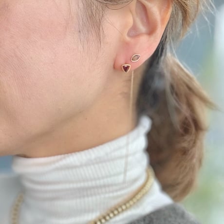トリリアントスタッズピアス