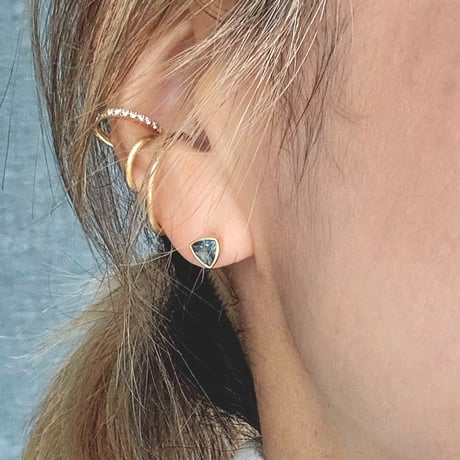 トリリアントスタッズピアス