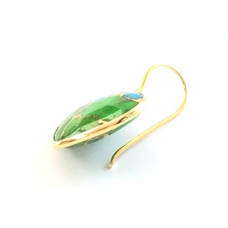 ハートシェイプピアス／L(グリーン×ブルーターコイズ)