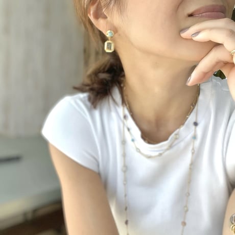 アシンメトリマルチストーンピアス