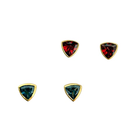 トリリアントスタッズピアス