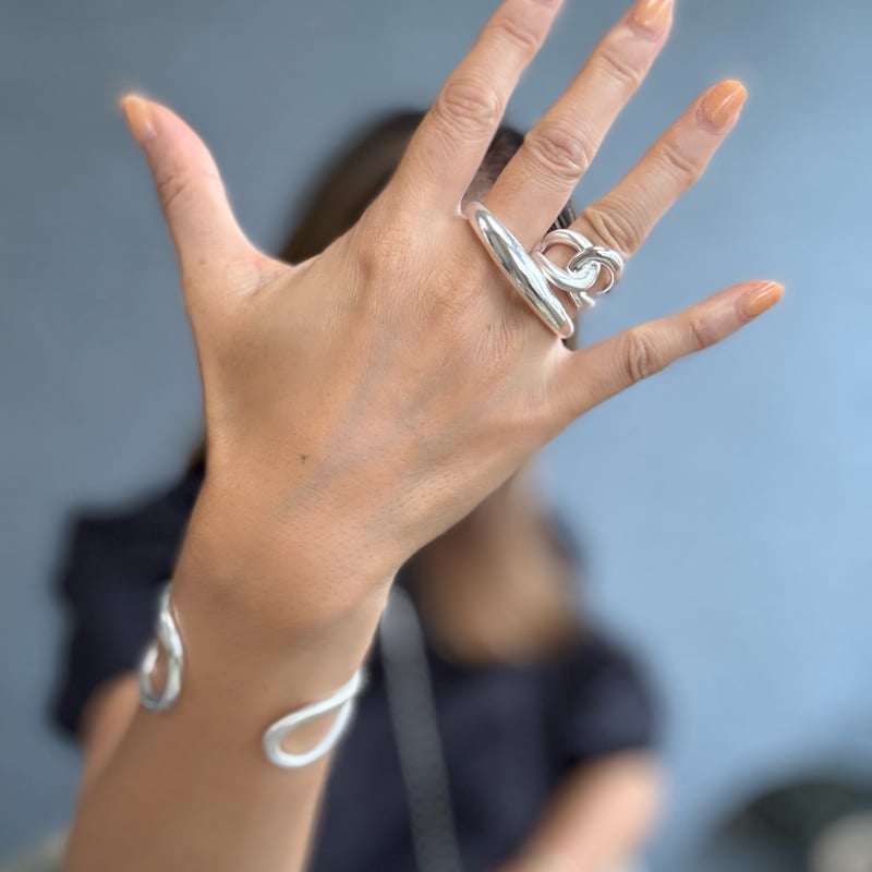 Ete リエゾンダブルフィンガーリング／M(ゴールド／シルバー