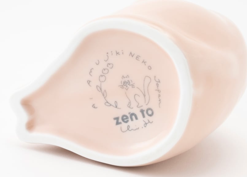 ひがし ちか 花器「愛 編む 磁器猫」 白猫 / 桃猫 / 黒猫 | zen to