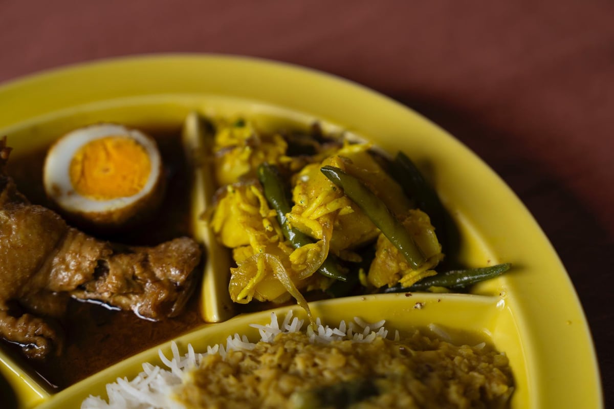 ユザーン カレー皿「仕切りが取れるカレー皿」 yellow | zen to