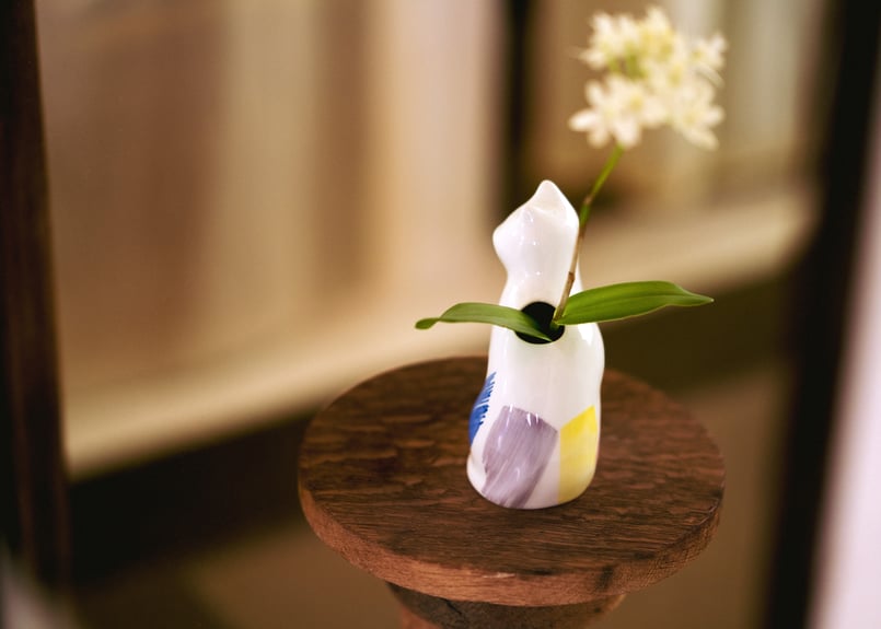 ひがし ちか 花器「愛 編む 磁器猫」 花猫 / 色猫 / 線猫 | zen to