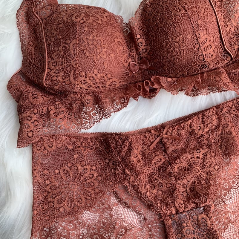 ロマンティックレースノンワイヤーブラセット（くすみレッド