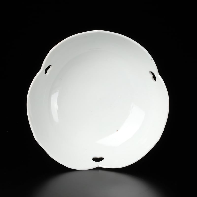 骨董　アンティーク　白磁蕎麦猪口　折縁　縁錆　柿右衛門白磁　柿右衛門　カップ 骨董 アンティーク 白磁蕎麦猪口 折縁 縁錆 柿右衛門白磁 柿右衛門