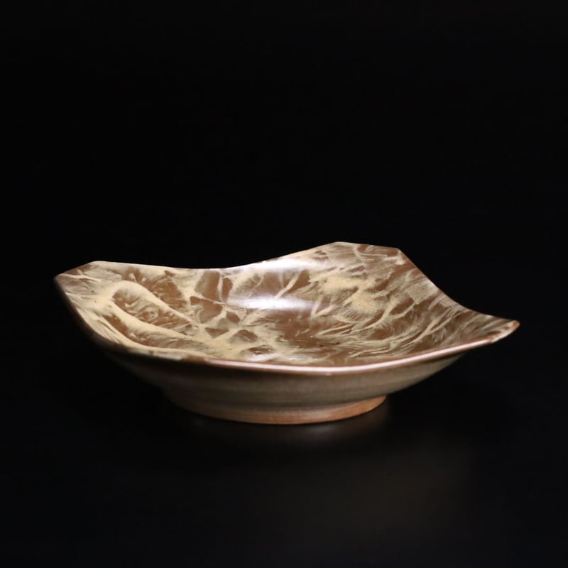 現川 打刷毛目芦泊船文角切皿 七客揃 | LYAN ARTS' Collection 現川 打刷毛目芦泊船文角切皿 七客揃 | LYAN ARTS' Collection