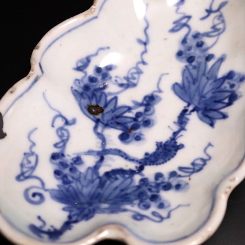 明 古染付図替葉形向付 五客揃 | LYAN ARTS' Collection online 明 古染付図替葉形向付 五客揃 | LYAN ARTS' Collection online