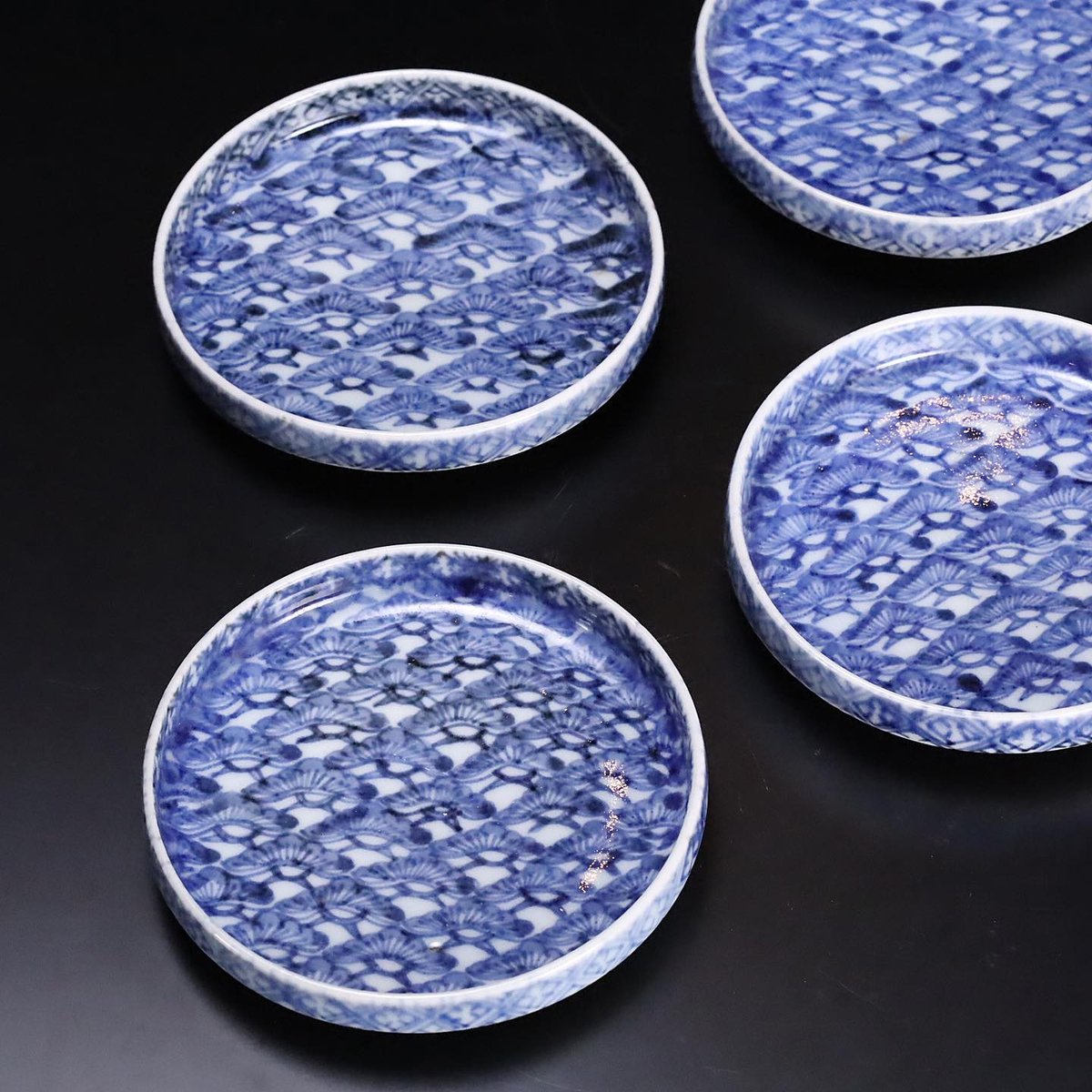 古伊万里 染付松葉尽し文小皿 一客 | LYAN ARTS' Collection onli 古伊万里 染付松葉尽し文小皿 一客 | LYAN ARTS' Collection onli