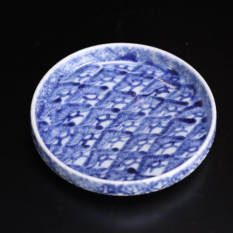 古伊万里 染付松葉尽し文小皿 一客 | LYAN ARTS' Collection onli 古伊万里 染付松葉尽し文小皿 一客 | LYAN ARTS' Collection onli