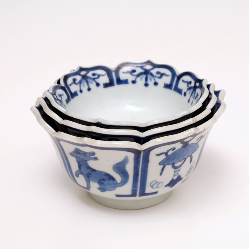 古伊万里染付犬文陵花形三ツ組碗 | LYAN ARTS' Collection online