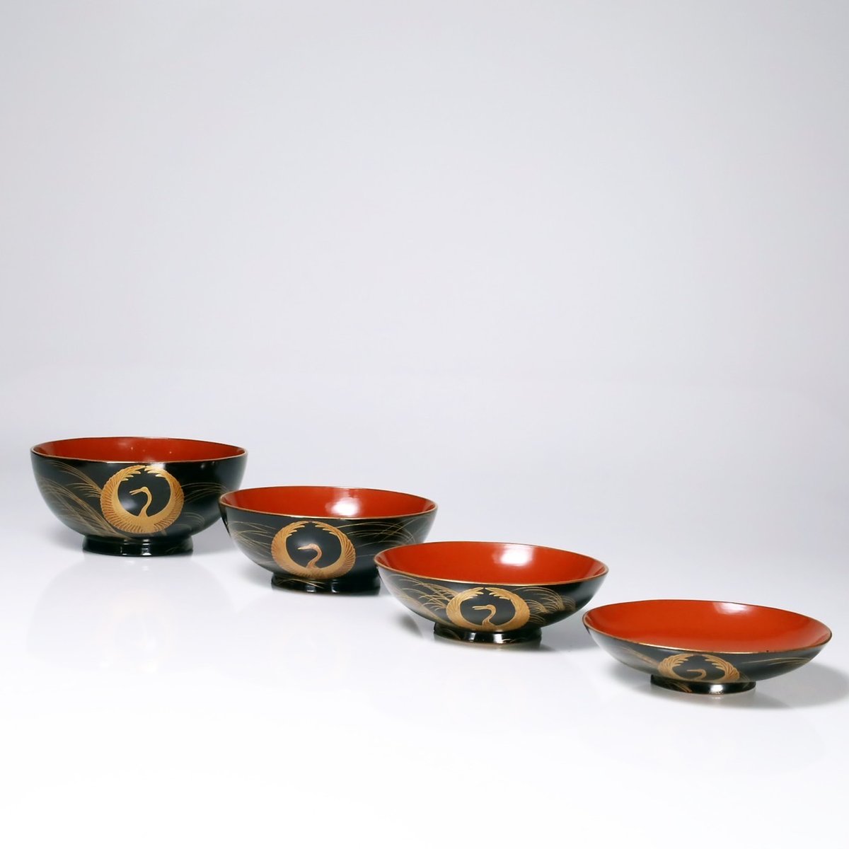 鶴丸芒蒔絵 四重椀 五客揃 | LYAN ARTS' Collection online shop 鶴丸芒蒔絵 四重椀 五客揃 | LYAN ARTS' Collection online shop